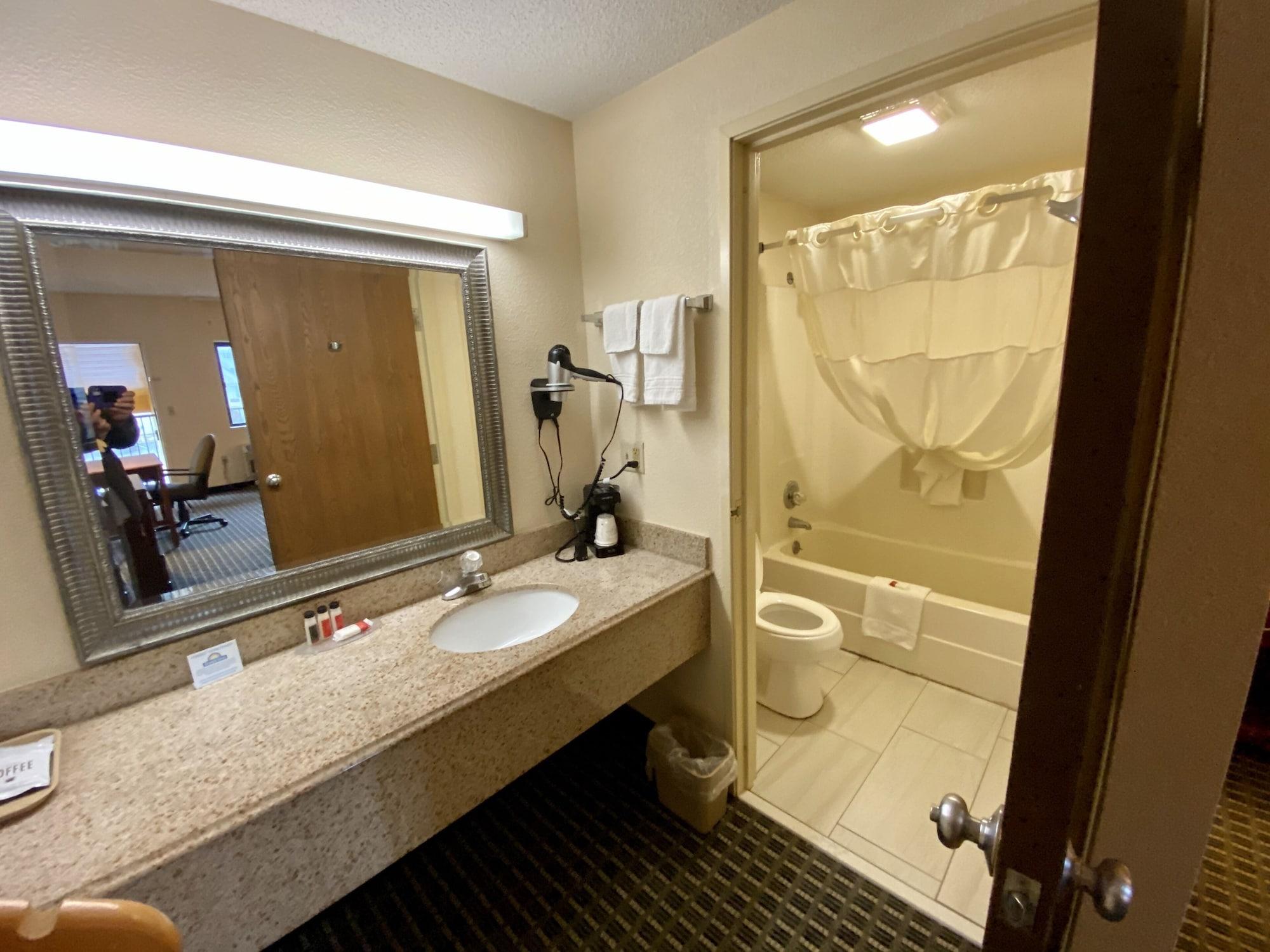 Days Inn By Wyndham Morehead Extérieur photo