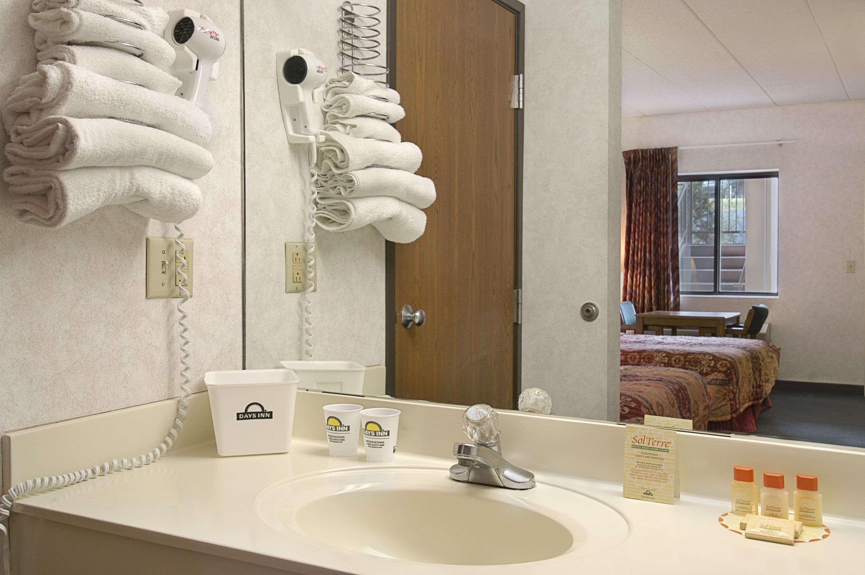 Days Inn By Wyndham Morehead Extérieur photo