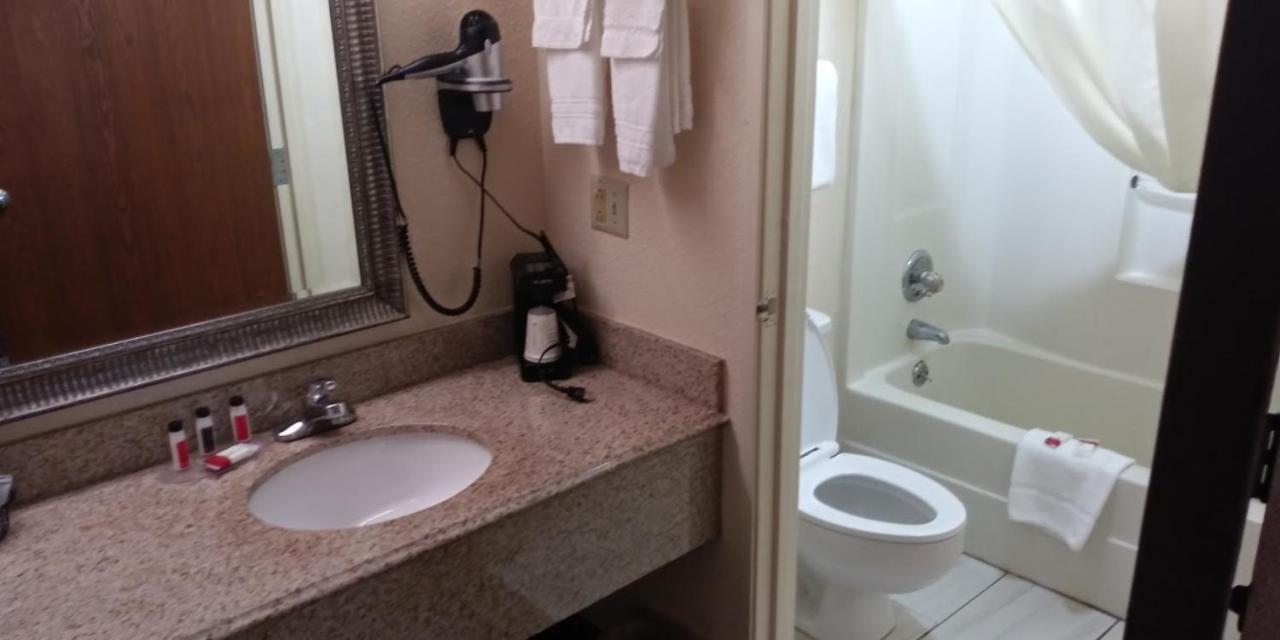 Days Inn By Wyndham Morehead Extérieur photo